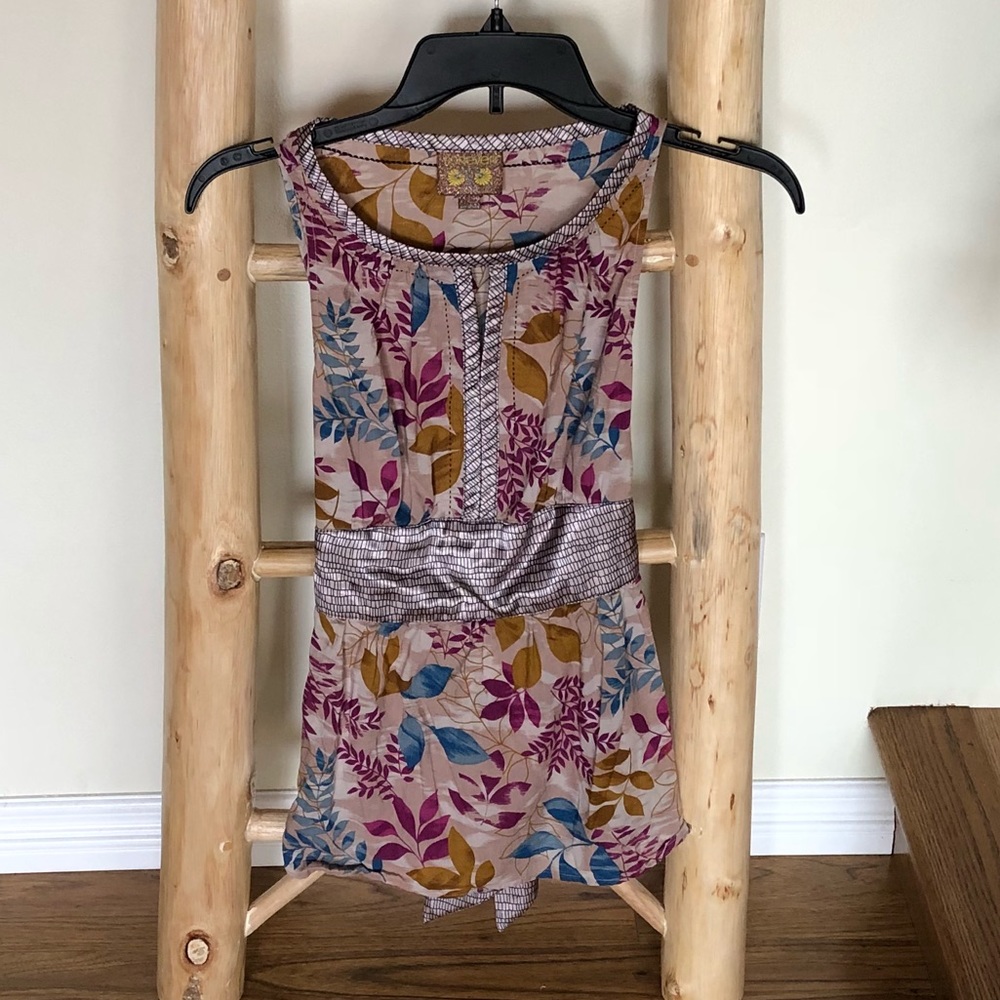 Super cute top - sz S